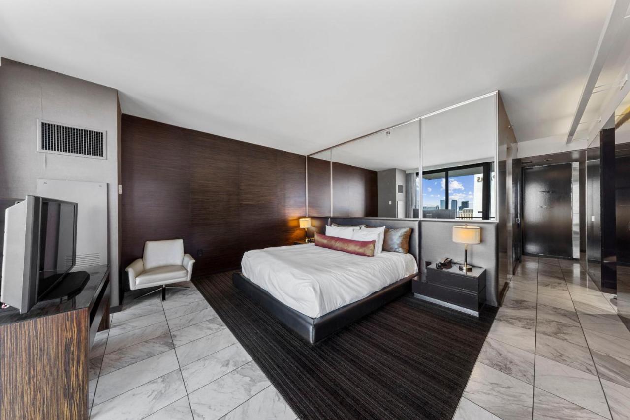 Huge Modern Luxury 17 Floor Panoramic Corner Suite With Open Balcony ラスベガス エクステリア 写真
