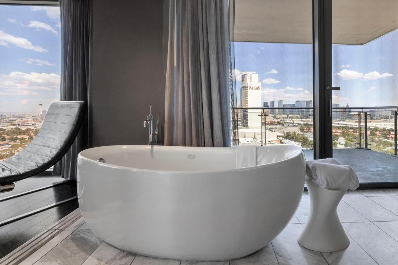 Huge Modern Luxury 17 Floor Panoramic Corner Suite With Open Balcony ラスベガス エクステリア 写真