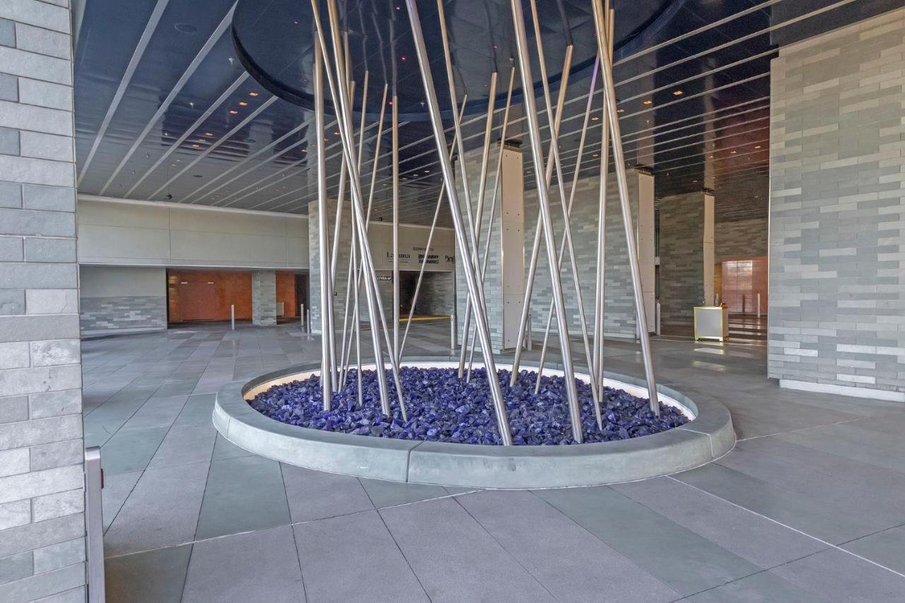 Huge Modern Luxury 17 Floor Panoramic Corner Suite With Open Balcony ラスベガス エクステリア 写真