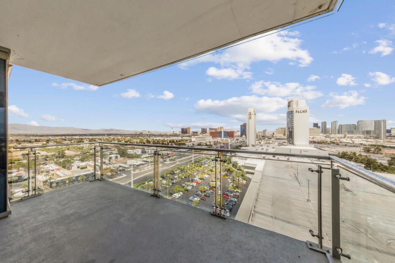 Huge Modern Luxury 17 Floor Panoramic Corner Suite With Open Balcony ラスベガス エクステリア 写真