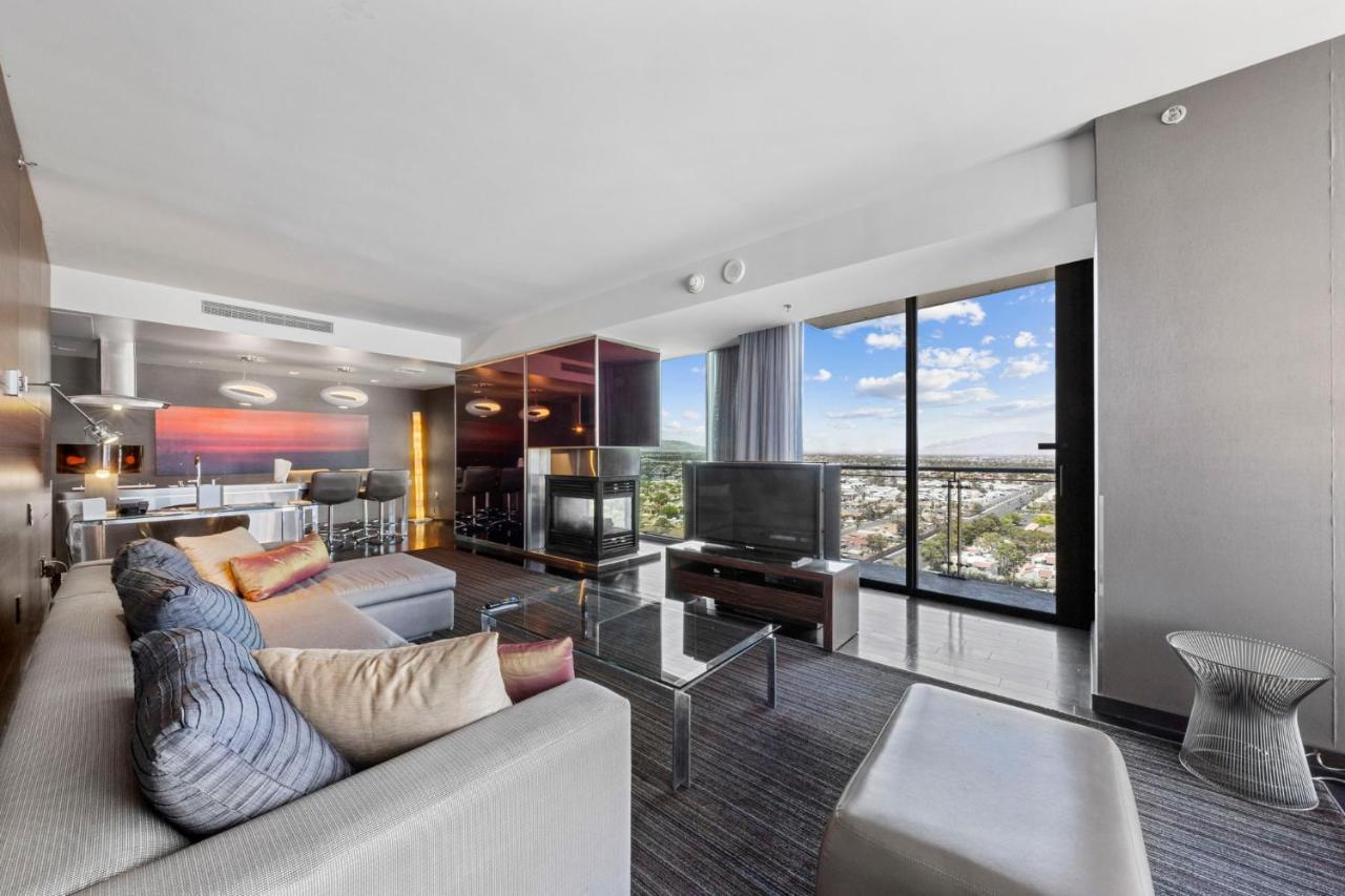 Huge Modern Luxury 17 Floor Panoramic Corner Suite With Open Balcony ラスベガス エクステリア 写真