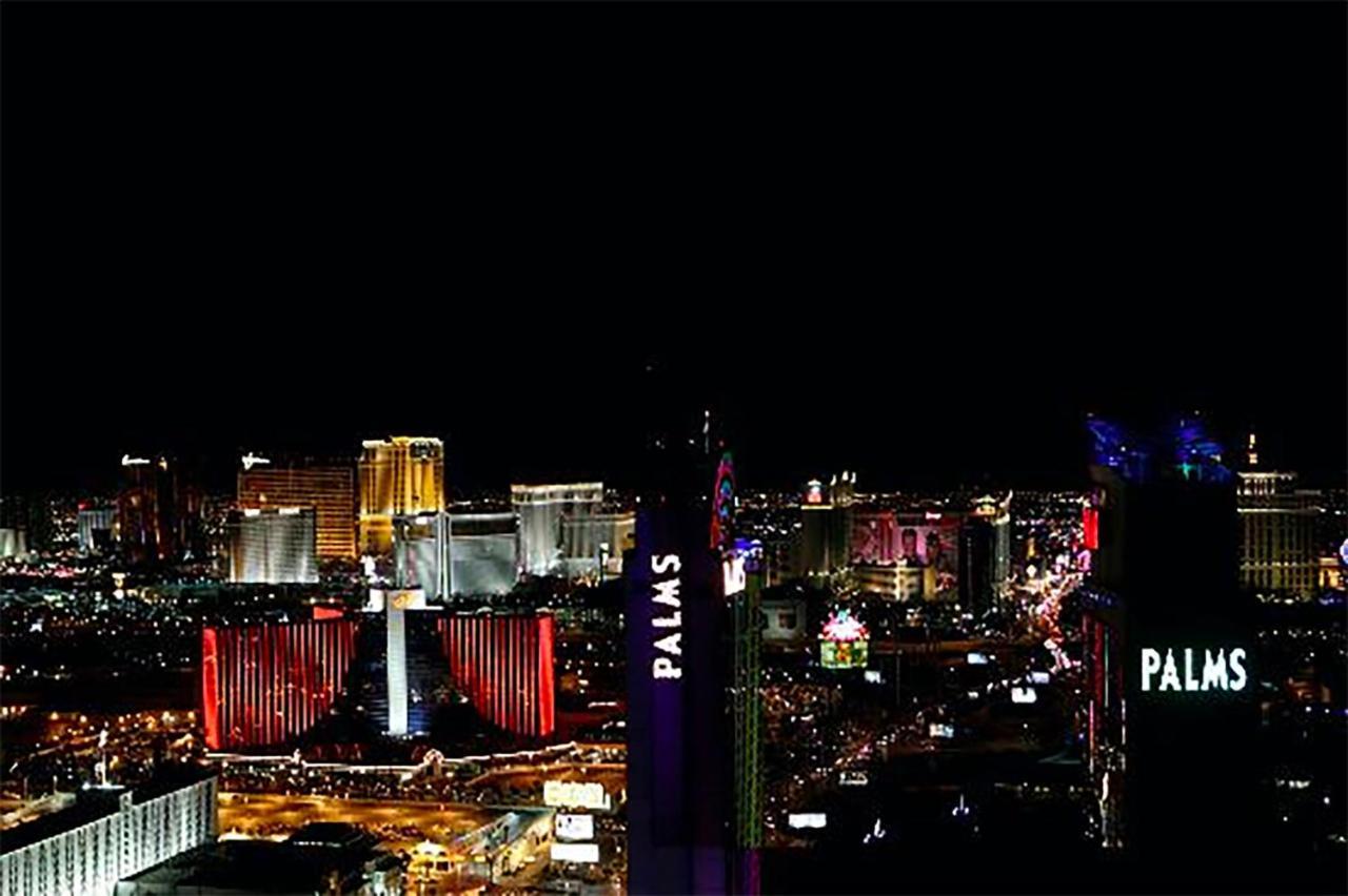 Huge Modern Luxury 17 Floor Panoramic Corner Suite With Open Balcony ラスベガス エクステリア 写真