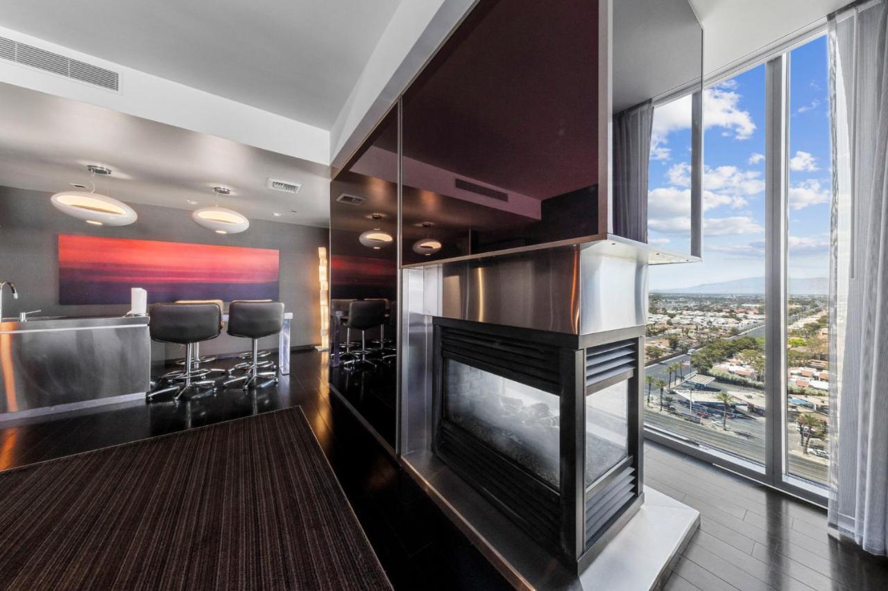 Huge Modern Luxury 17 Floor Panoramic Corner Suite With Open Balcony ラスベガス エクステリア 写真